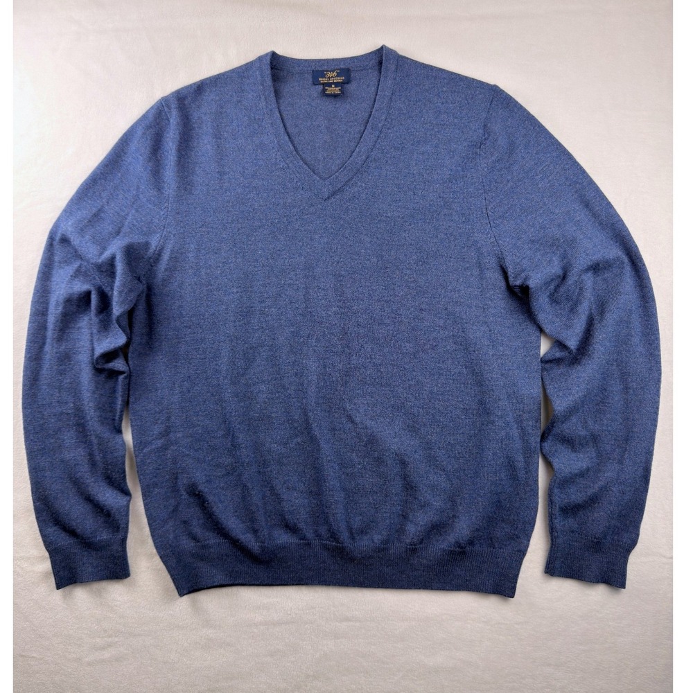 Brooks Brothers 346 Mens V-Neck Sweater Blue Extra Fine Merino Wool Blend Medium